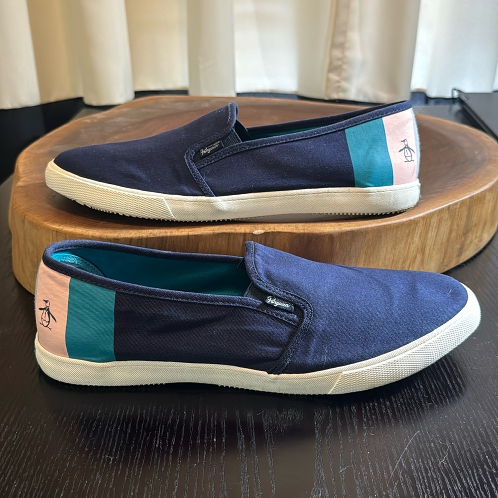 Lightly worn Men’s size 12 Original Penguin slip-on. Classic,  preppy look.